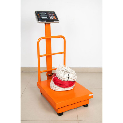 Báscula De Plataforma Plegable 200 Kg Recargable Con Display Truper (BAS-200PLA)