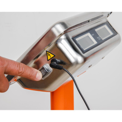 Báscula De Plataforma Plegable 200 Kg Recargable Con Display Truper (BAS-200PLA)